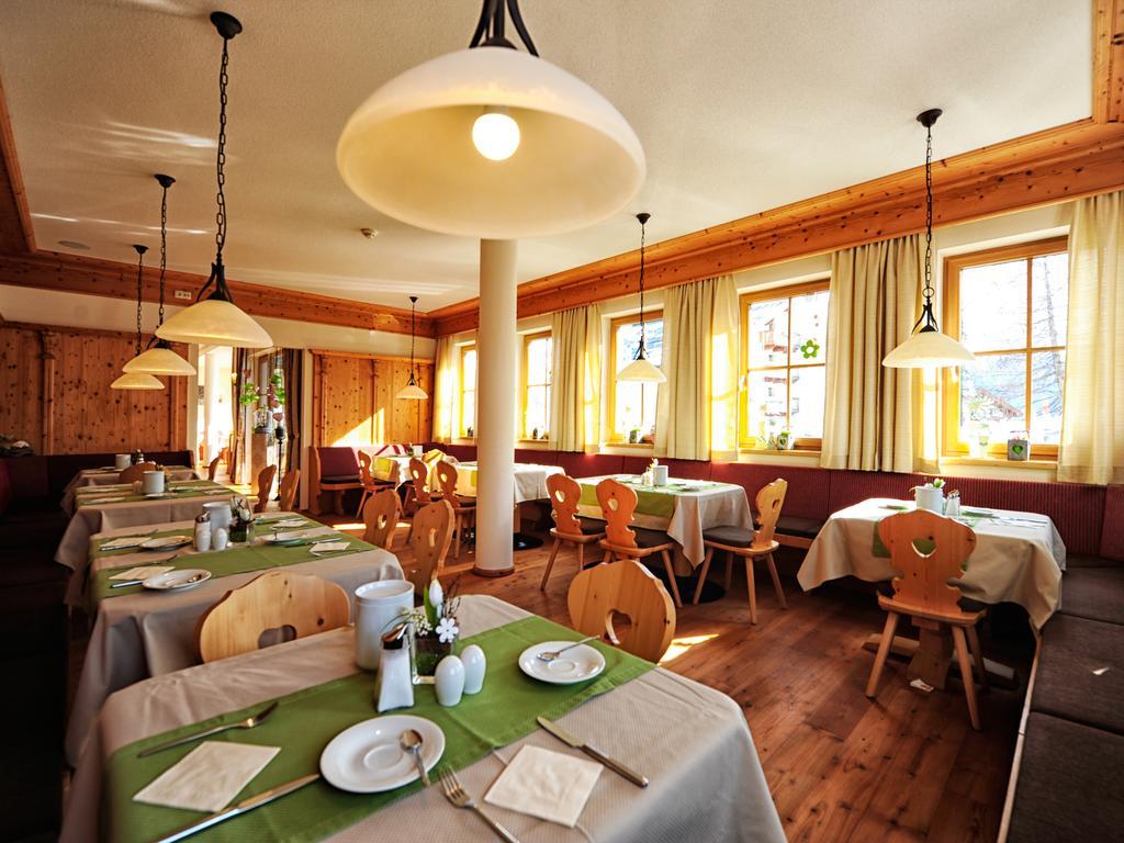 Hotel Roeck Garni Фис Екстериор снимка