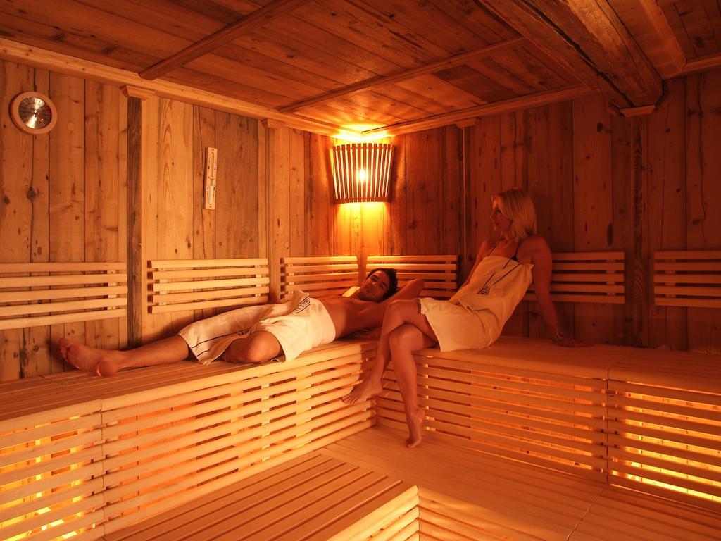Hotel Roeck Garni Фис Екстериор снимка